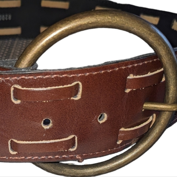 Kudos genuine leather belt made in Canada. Size 32. In like new condition. - Picture 3 of 6